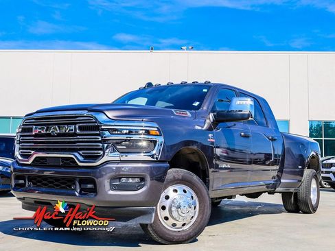 Used 2025 RAM 3500 Laramie AWD/4WD image 1