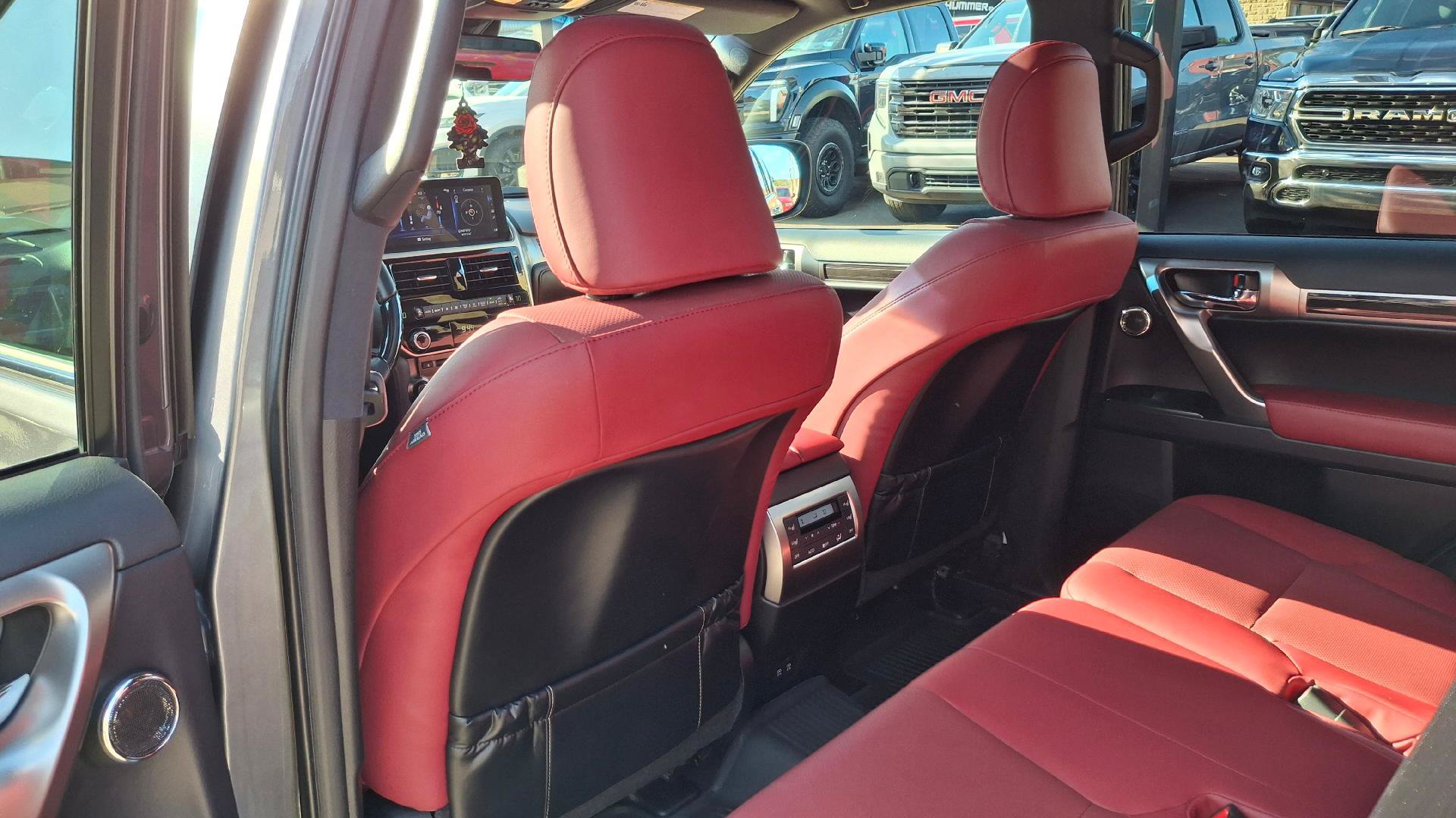 Used 2023 Lexus GX 460 Premium w/ Premium Plus Package AWD/4WD image 11