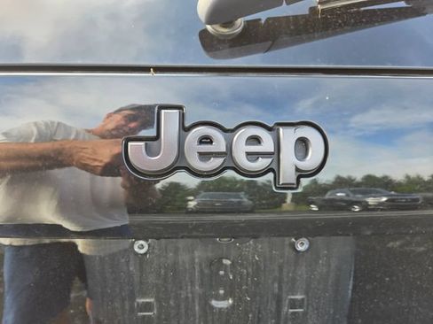 Used 2021 Jeep Cherokee High Altitude AWD/4WD image 23