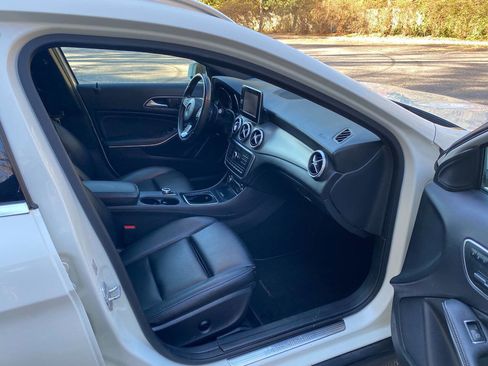 Used 2017 Mercedes-Benz GLA 250 4MATIC image 43