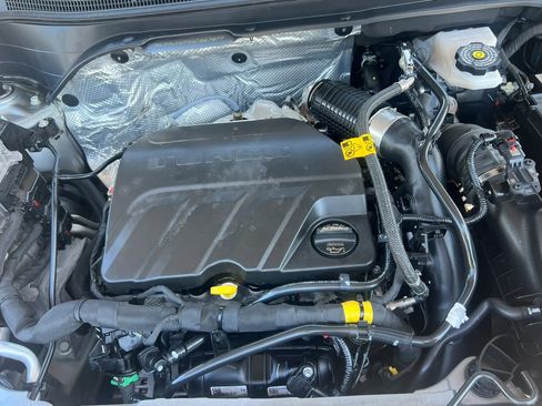 Used 2025 Chevrolet Trax LS FWD image 32
