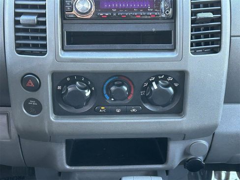 Used 2008 Nissan Frontier SE image 16
