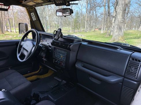 Used 2003 Jeep Wrangler X image 50