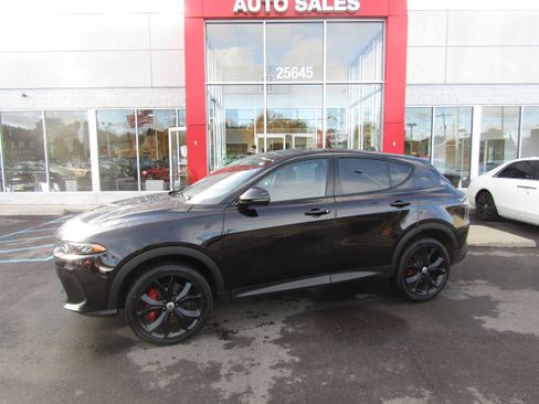 Used 2024 Dodge Hornet GT image 2