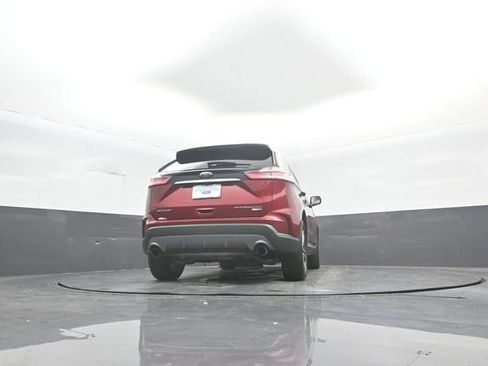 Certified 2019 Ford Edge Titanium w/ Cold Weather Package AWD/4WD image 40