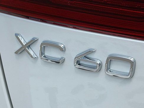 New 2026 Volvo XC60 T8 Ultra w/ Protection Package Premier AWD/4WD image 9
