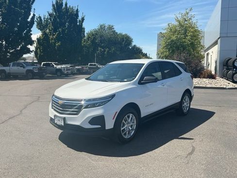 Used 2022 Chevrolet Equinox LS w/ LS Convenience Package AWD/4WD image 8