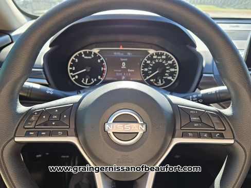 Used 2023 Nissan Altima 2.5 SV image 11