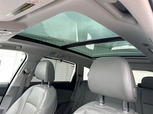 Used 2017 Audi Q7 3.0T Prestige w/ Prestige Package image 23