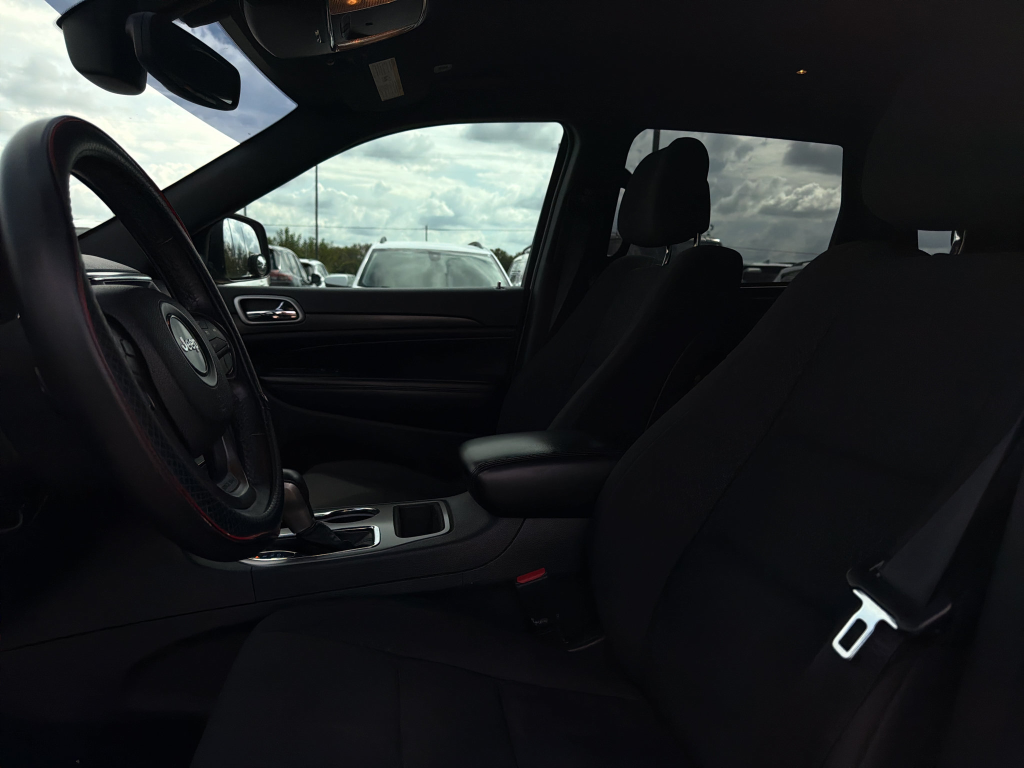 Used 2018 Jeep Grand Cherokee Laredo RWD image 10
