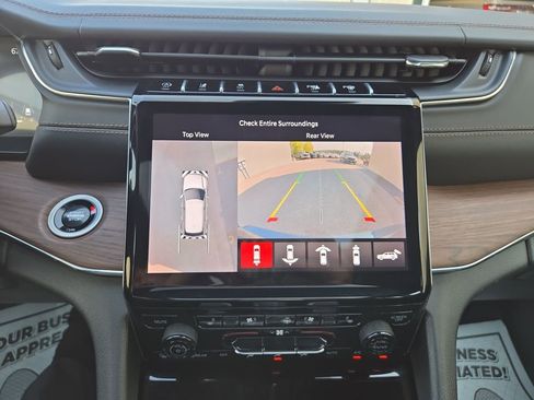 Used 2024 Jeep Grand Cherokee Summit image 25