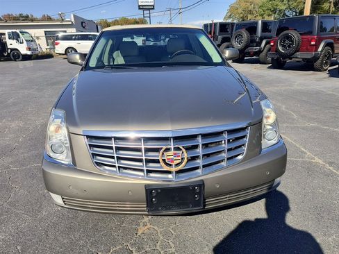 Used 2010 Cadillac DTS Luxury image 8