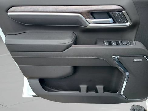 New 2026 Chevrolet Silverado 2500 LTZ w/ LTZ Convenience Package AWD/4WD image 16