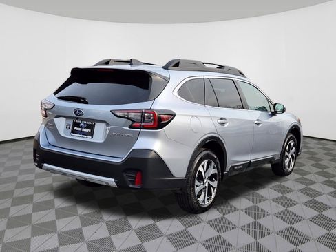 Used 2022 Subaru Outback Limited image 4