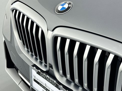 Used 2025 BMW X5 xDrive40i w/ Climate Comfort Package image 12