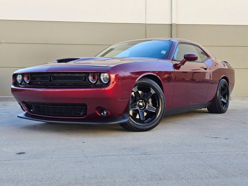 Used 2019 Dodge Challenger R/T Scat Pack RWD image 1