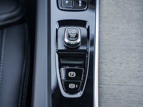 New 2026 Volvo XC60 B5 Ultra w/ Protection Package Premier image 26