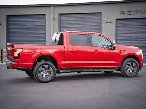 Used 2022 Ford F150 Lightning Lariat w/ Max Trailer Tow Package image 7