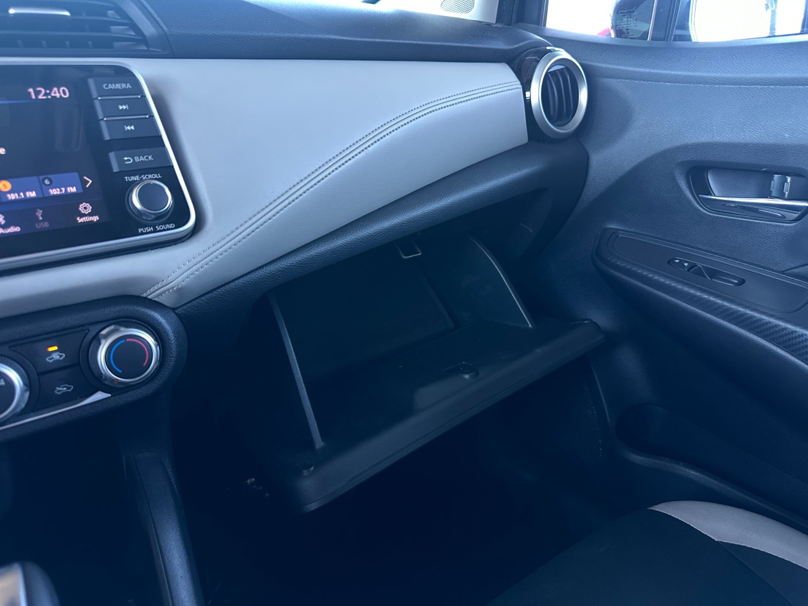 Used 2020 Nissan Versa SV FWD image 27
