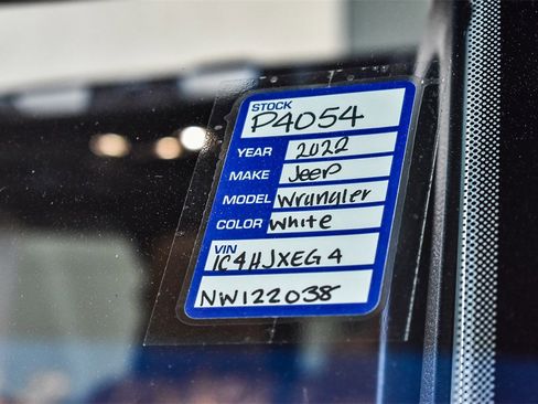 Used 2022 Jeep Wrangler Unlimited Sahara w/ Cold Weather Group image 27