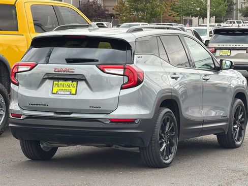 Used 2023 GMC Terrain SLT w/ Elevation Edition AWD/4WD image 4
