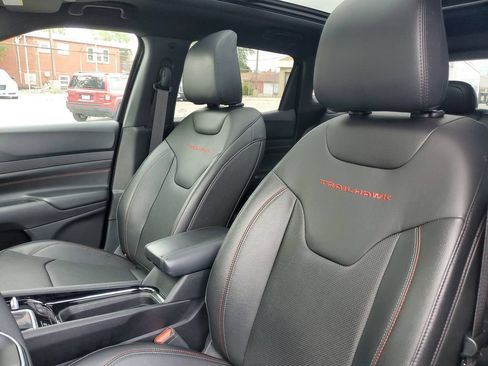 Used 2024 Jeep Compass Trailhawk w/ Trailhawk Elite Group AWD/4WD image 16