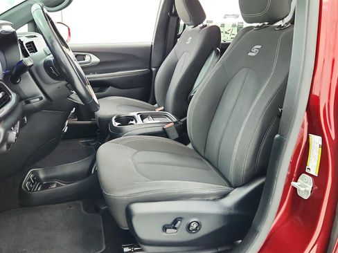 Used 2018 Chrysler Pacifica Touring Plus w/ S Appearance Package FWD image 26