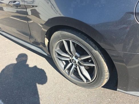 Used 2017 Ford Mustang Premium image 3