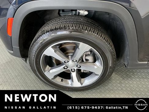 Used 2024 Jeep Grand Cherokee L Limited AWD/4WD image 65