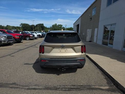 Used 2021 Kia Sorento S w/ Panoramic Sunroof Package AWD/4WD image 5