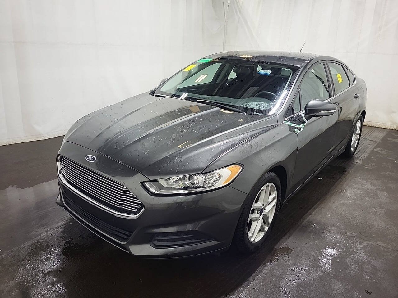 Used 2015 Ford Fusion SE FWD image 1