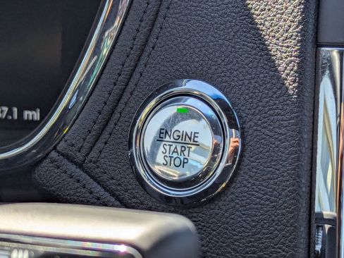 Used 2020 Lincoln Continental AWD w/ Premium Package image 17