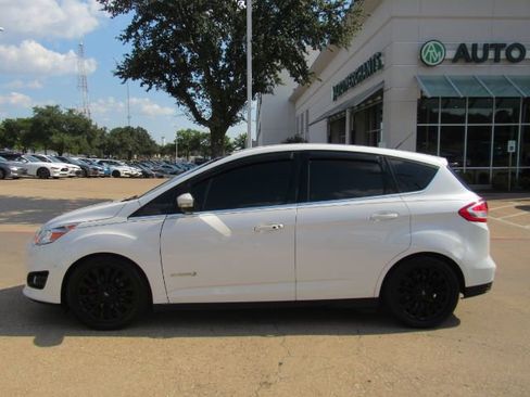 Used 2017 Ford C-MAX Titanium w/ Equipment Group 301A image 12