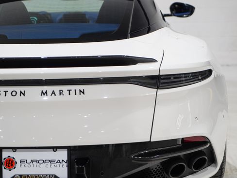 Used 2020 Aston Martin DBS Superleggera RWD image 34
