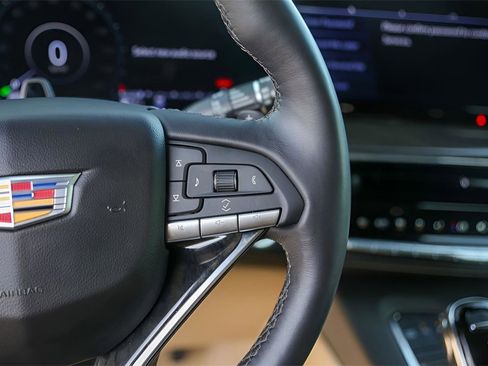 Used 2024 Cadillac Escalade Premium Luxury image 13