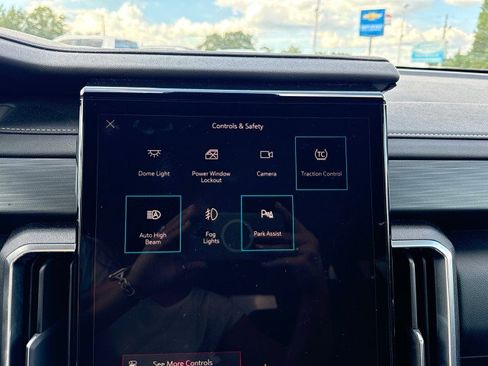 Used 2026 GMC Acadia Elevation w/ Elevation Premium Package FWD image 25
