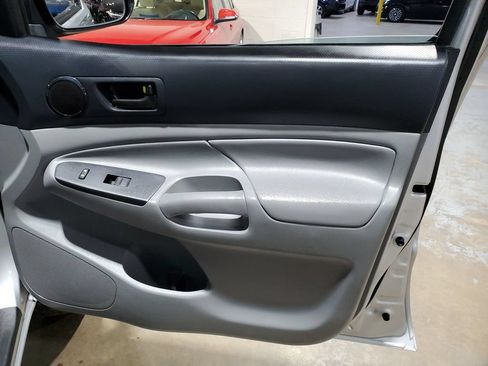 Used 2013 Toyota Tacoma PreRunner w/ Convenience Pkg RWD image 15