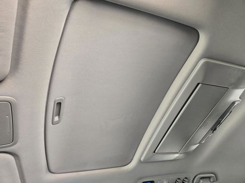 Used 2013 Honda Odyssey Touring image 23