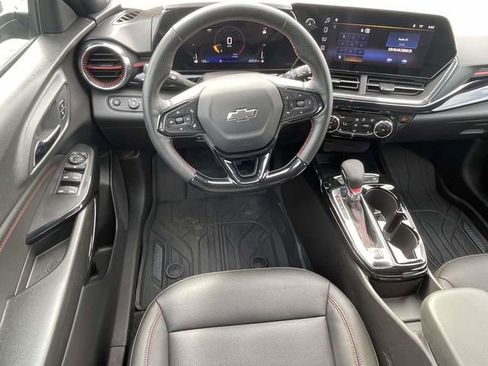 Certified 2025 Chevrolet Trax RS w/ Driver Confidence Package image 12