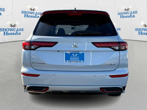 Used 2024 Mitsubishi Outlander 4WD Plug-In Hybrid image 7