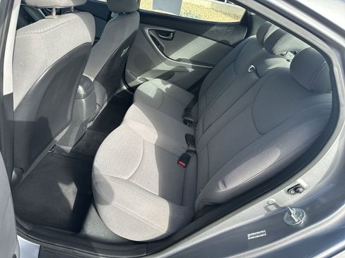 Used 2014 Hyundai Elantra SE image 22