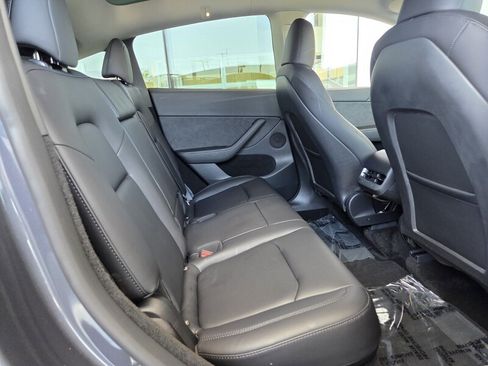Used 2023 Tesla Model Y 2WD image 18