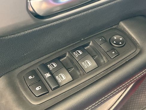 Used 2025 Chrysler Pacifica Select FWD image 14