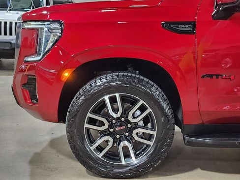 Used 2024 GMC Yukon XL AT4 w/ Technology Package AWD/4WD image 5