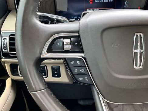 Used 2022 Lincoln Navigator Reserve AWD/4WD image 19