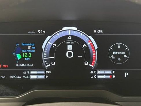 Used 2026 Toyota Tundra Limited AWD/4WD image 31