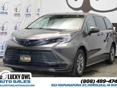 Used 2022 Toyota Sienna LE