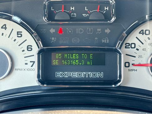 Used 2013 Ford Expedition EL Limited image 17