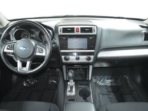 Used 2017 Subaru Outback 2.5i Premium AWD/4WD image 8