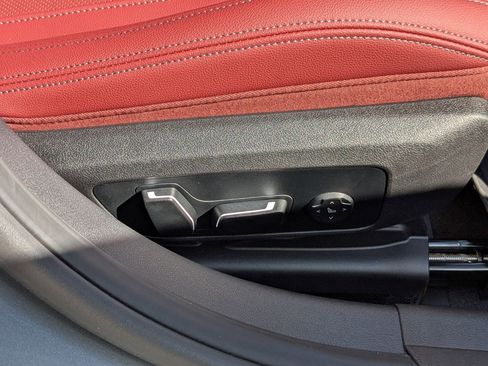 New 2025 BMW 330i xDrive Sedan w/ Premium Package image 38